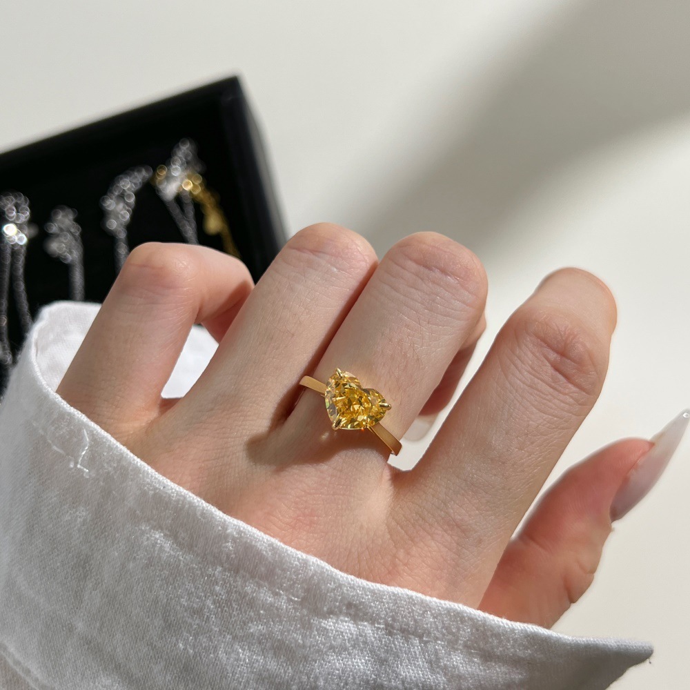 Amora Ring - Yellow