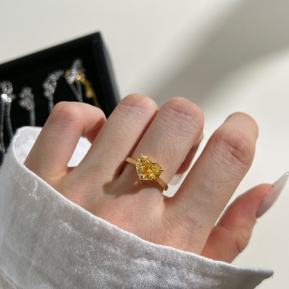 Amora Ring - Yellow