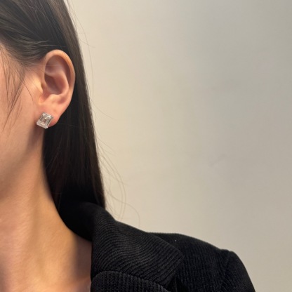 Astra Earring – Gold