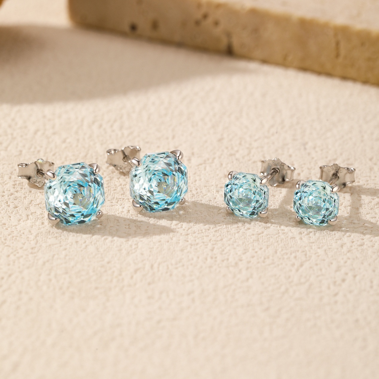 Gleam Earring - Blue