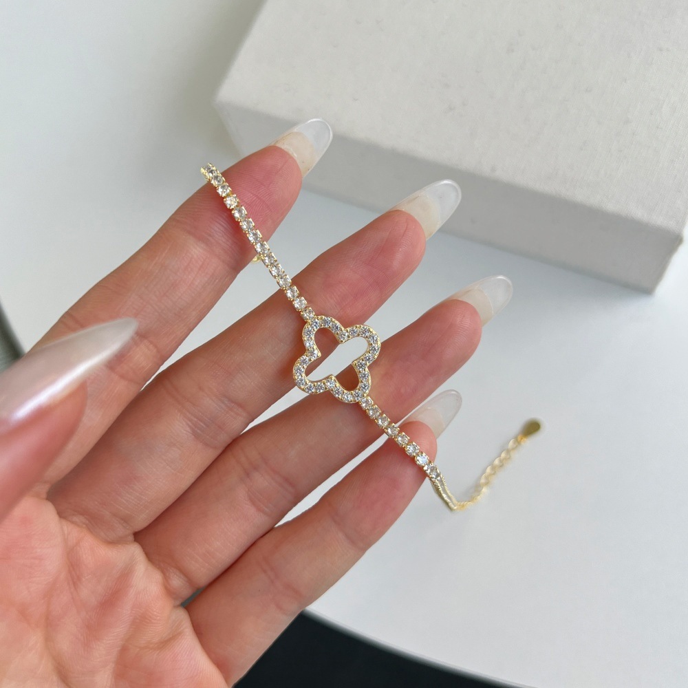 Lucky Bracelet – Gold