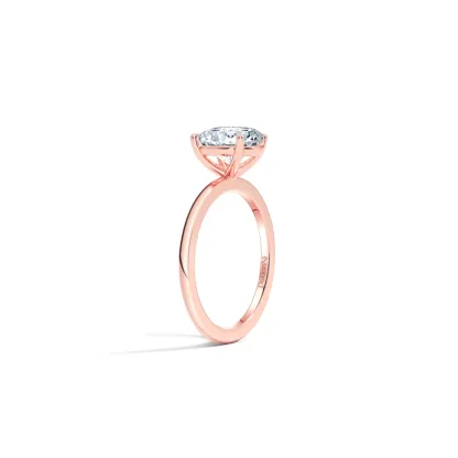 Oval-Cut-Engagement-Ring-Rose-Gold