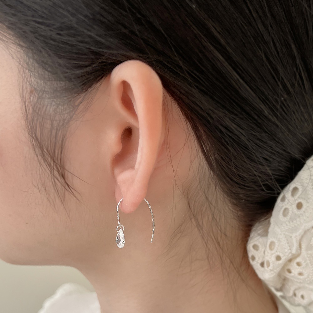 Poise Earring - Silver