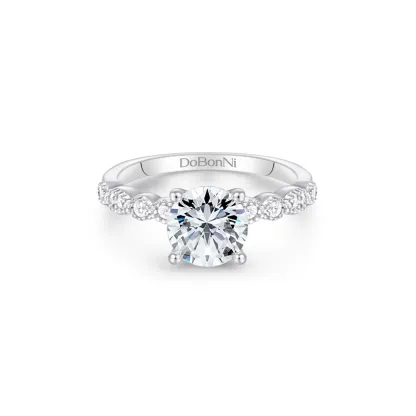Round-Cut-Engagement-Ring