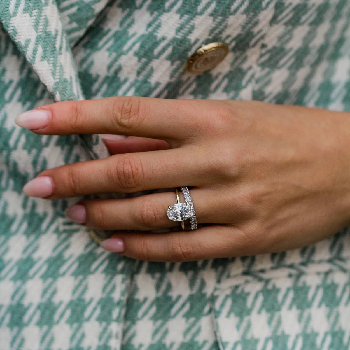 beautiful solitaire oval engagement ring