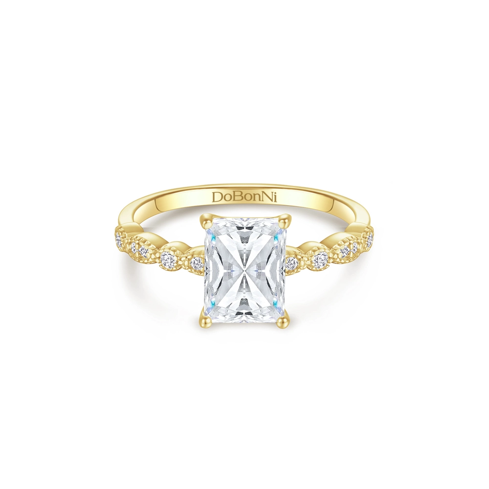 stunning_gold_radiant_cut_engagement_ring