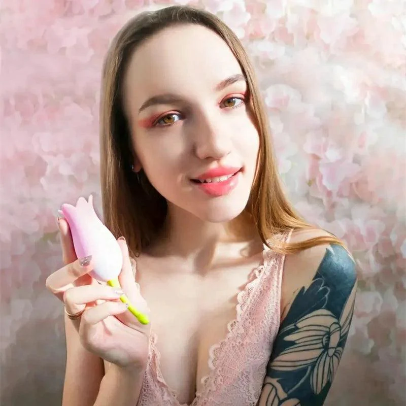 Tulip Turnip Clitoral Vibrator -WeLovePlugs