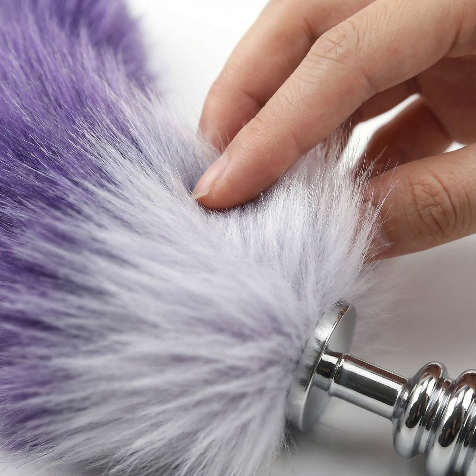 Smooth Long Fox Tail Flirting butt plug - image 4