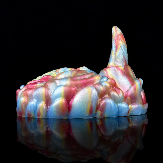 4.6''x3.1''x3.1''Monster-Inspired Female Grinder-WeLovePlugs