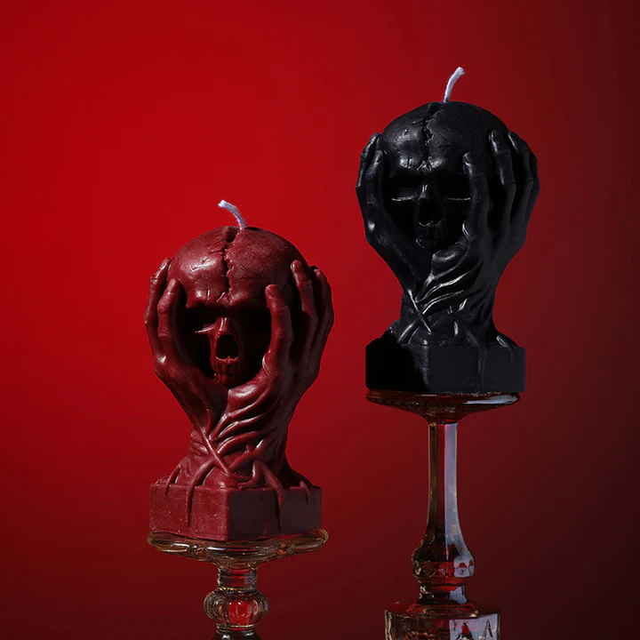 Holding a Skull Sensual Candle – Gothic Low-Temperature - image 1