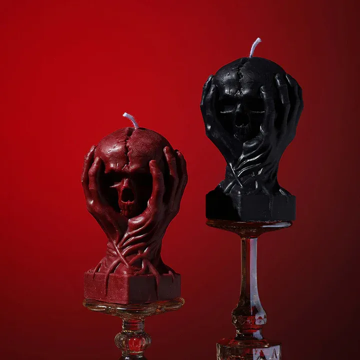 Holding a Skull Sensual Candle – Gothic Low-Temperature - image 1