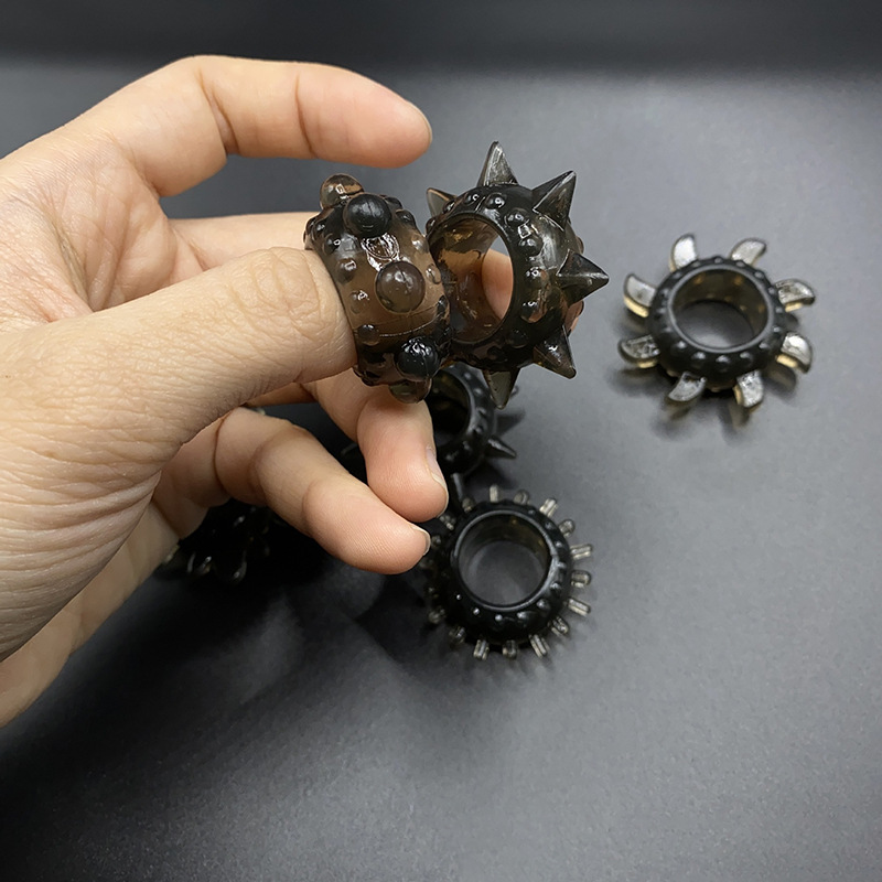 Penisringe mit Spikes: 6er-Set – WeLovePlugs