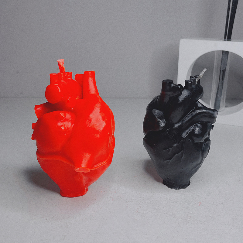 Heart-Shaped Scented Candle - image 3