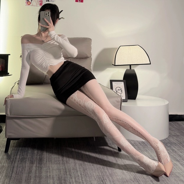 Sweet Rose Fantasy – Lace Trim Fishnet Suspender Stockings-WeLovePlugs