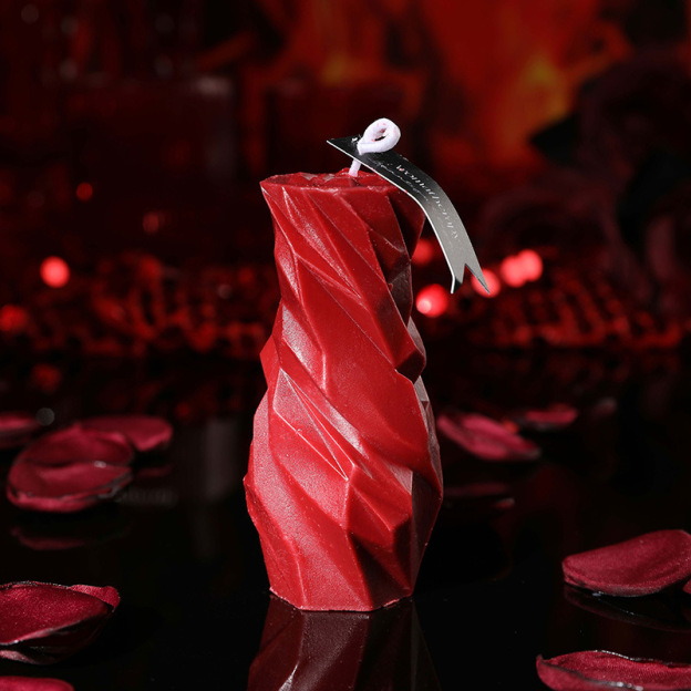 Geometric Sensual Candle – Low-Temperature - image 1
