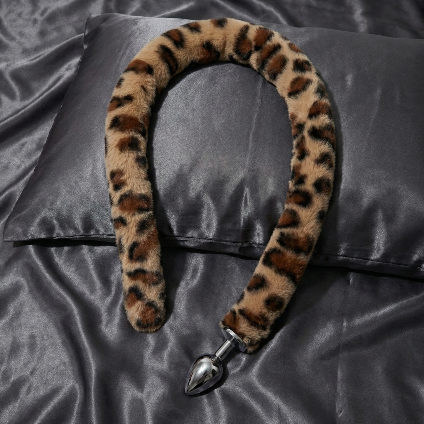 39'' Leopard Tail Plug - image 4