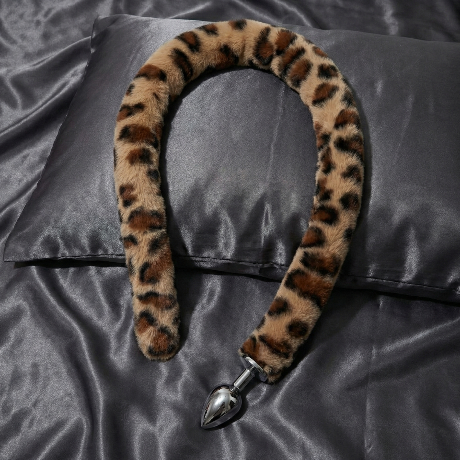 39'' Leopard Tail Plug - image 4