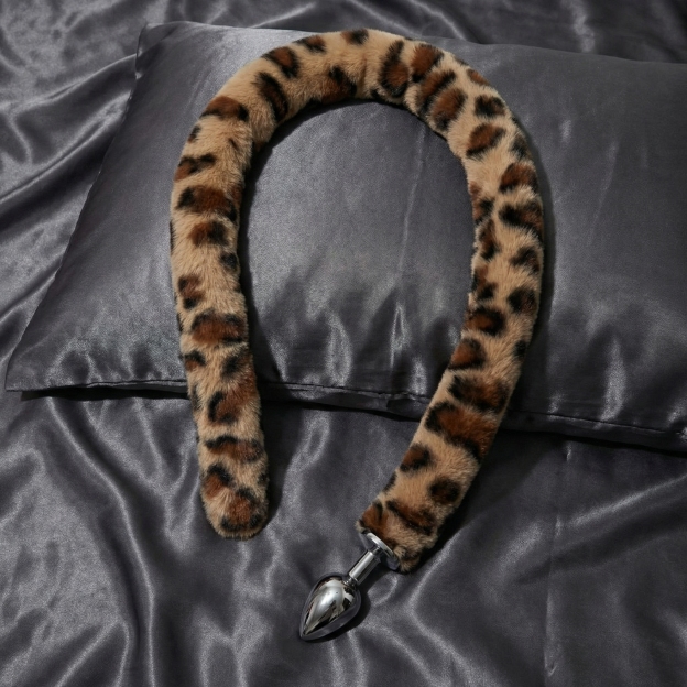 39'' Leopard Tail Plug - image 4