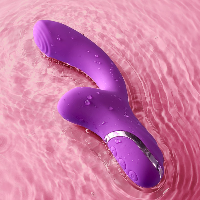SonicWave Rechargeable Vibrator - image 3
