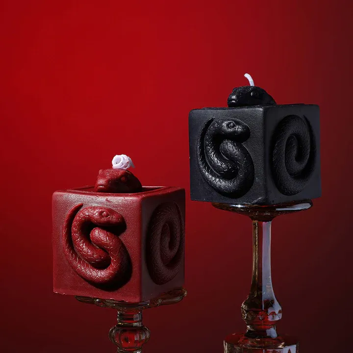 Square Snake Sensual Candle – Geometric Low-temperature - image 2