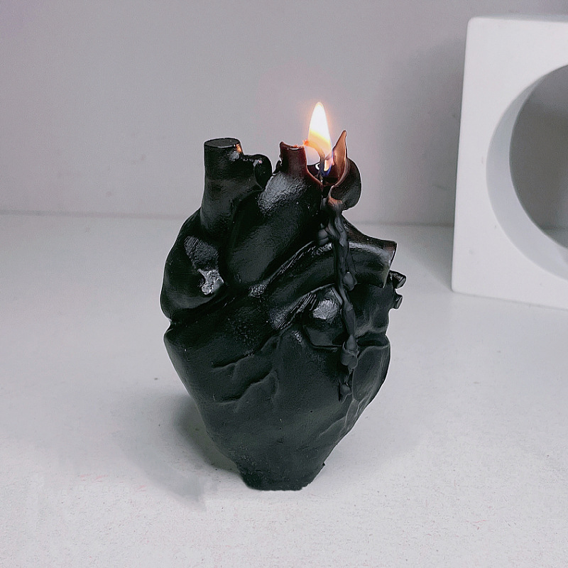 Heart-Shaped Scented Candle - image 2
