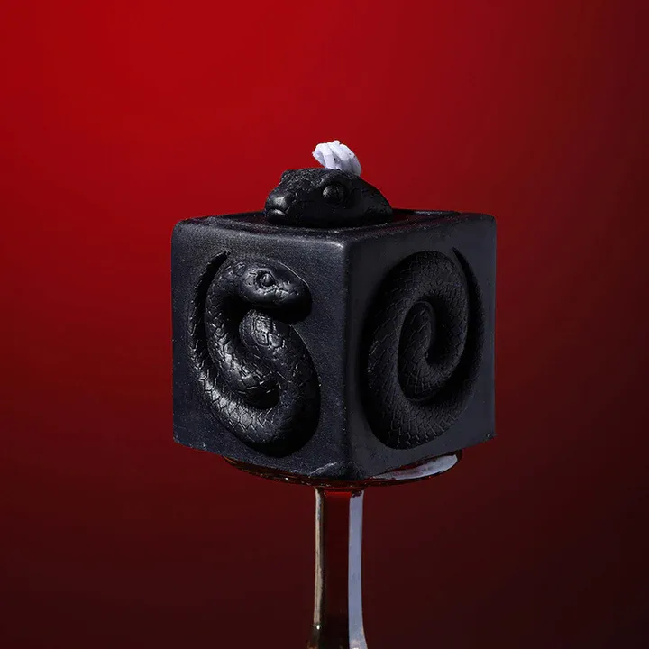 Square Snake Sensual Candle – Geometric Low-temperature - Black - image 1