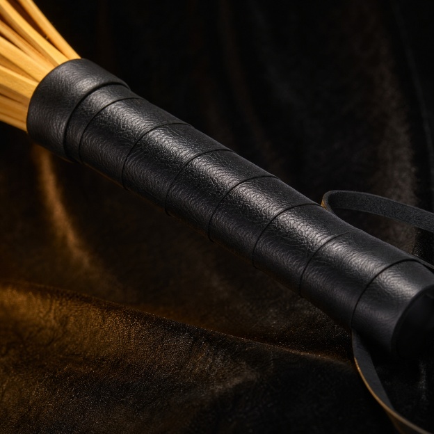 Yellow Pu Leather Tassels Flogger Horse Riding Whip - image 7