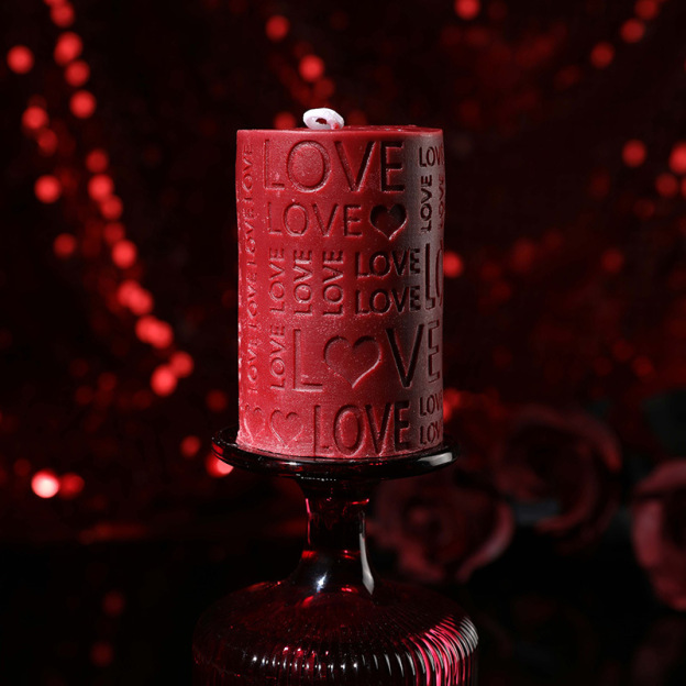 LOVE-Shaped Sensual Soy Wax Candle - A - image 5