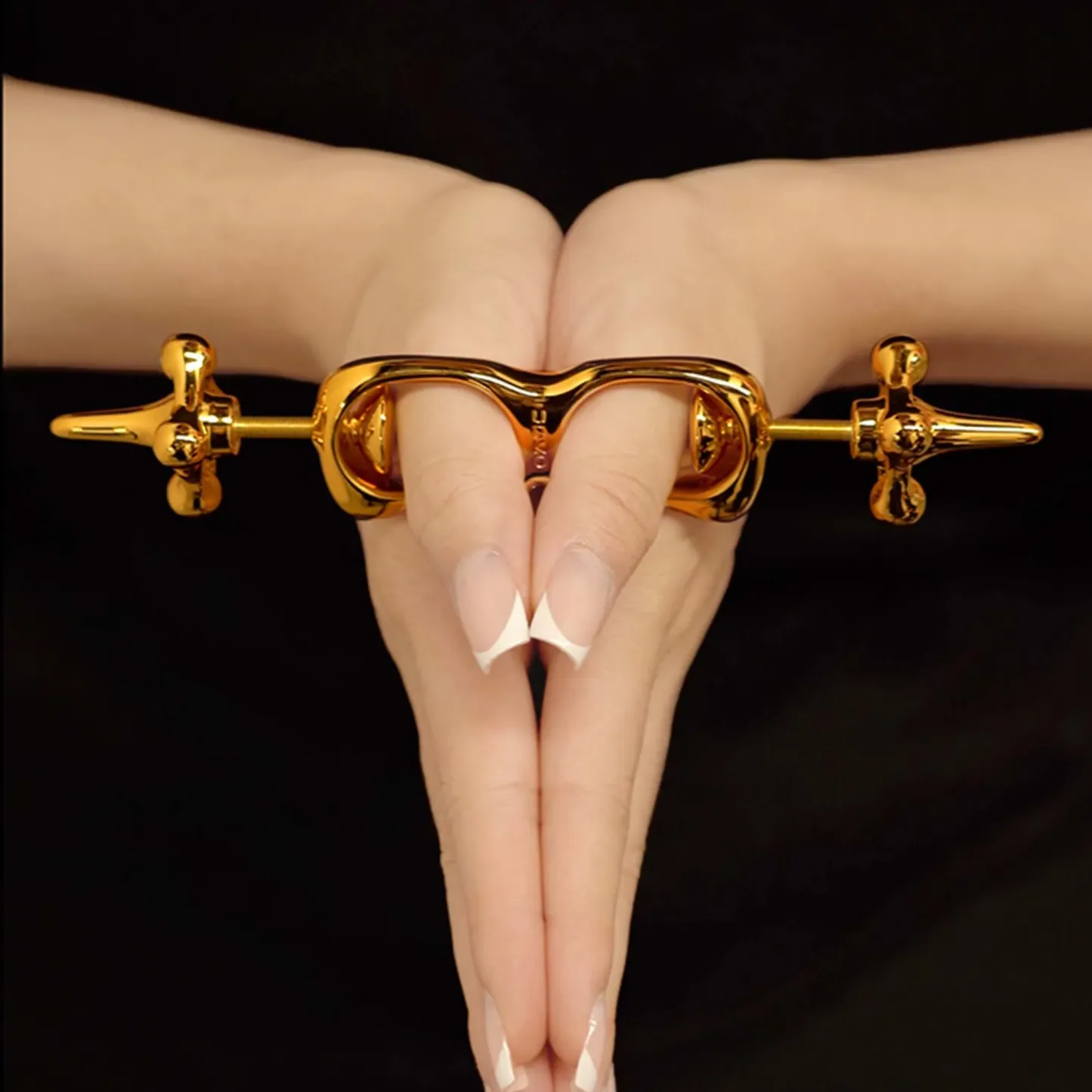 Adjustable Metal Thumb Cuffs - Golden - image 11
