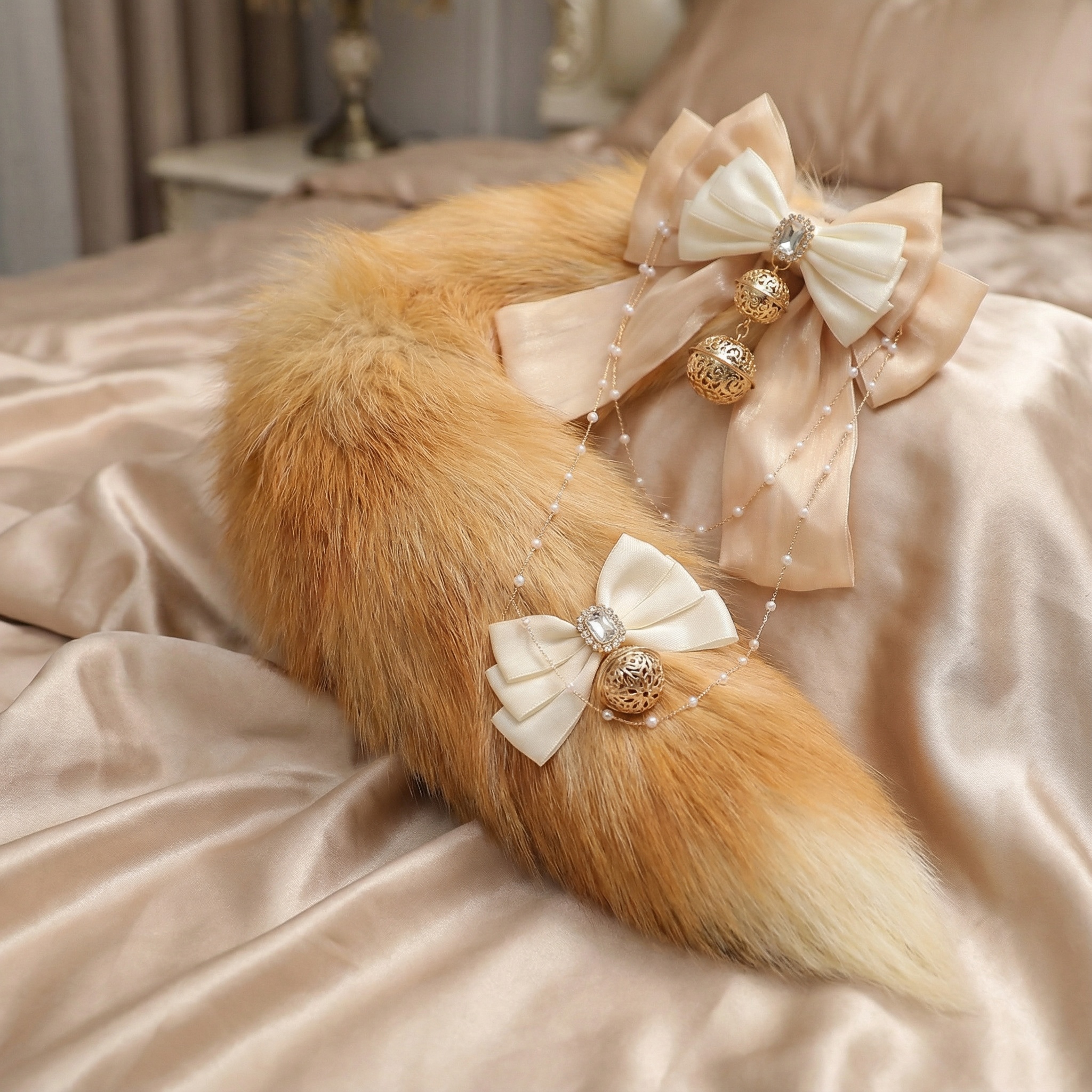 Luxury Fox Tail Plug Set – 15.7" Soft Gold Tail with Detachable Bow Details - image 8