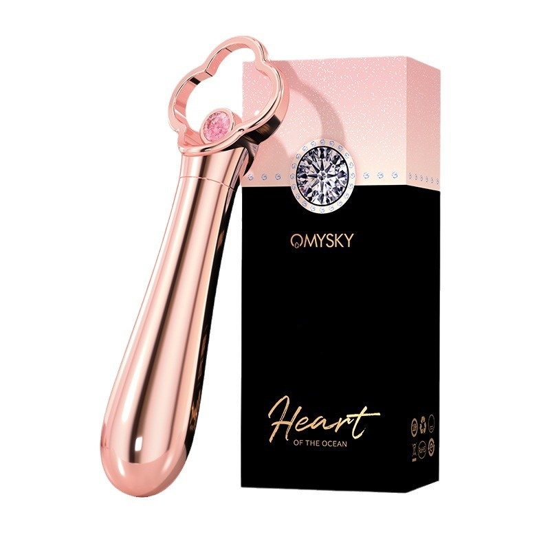 The Luxe Petite Gold Wand - image 8