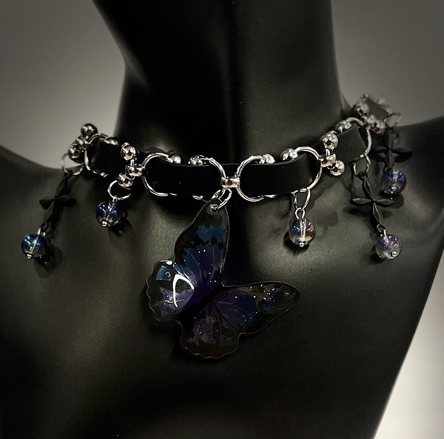 Fashion butterfly style leather necklace, made of high-quality leather, comfortable to wear, adjustable, couple accessories