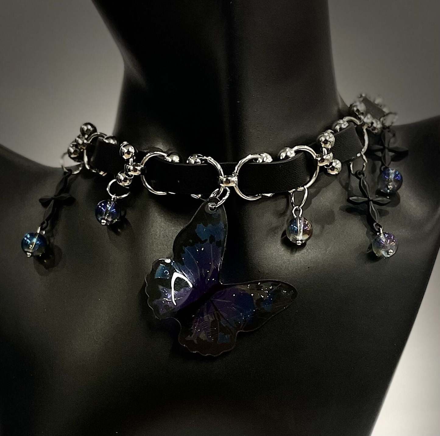 Fashion butterfly style leather necklace, made of high-quality leather, comfortable to wear, adjustable, couple accessories