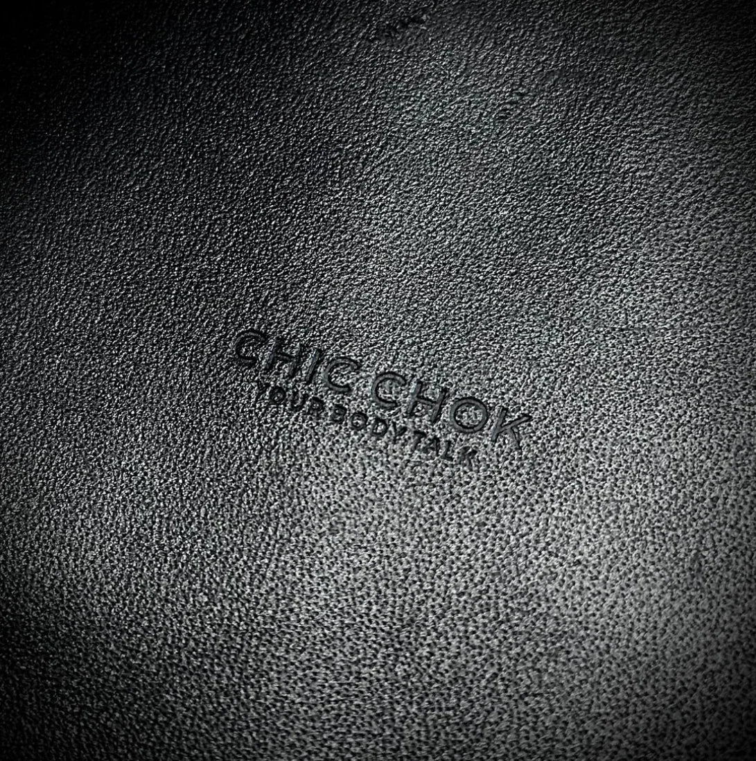 CHICCHOK [Breathless] Pulling Fashion and Fun Choker - CHICCHOK