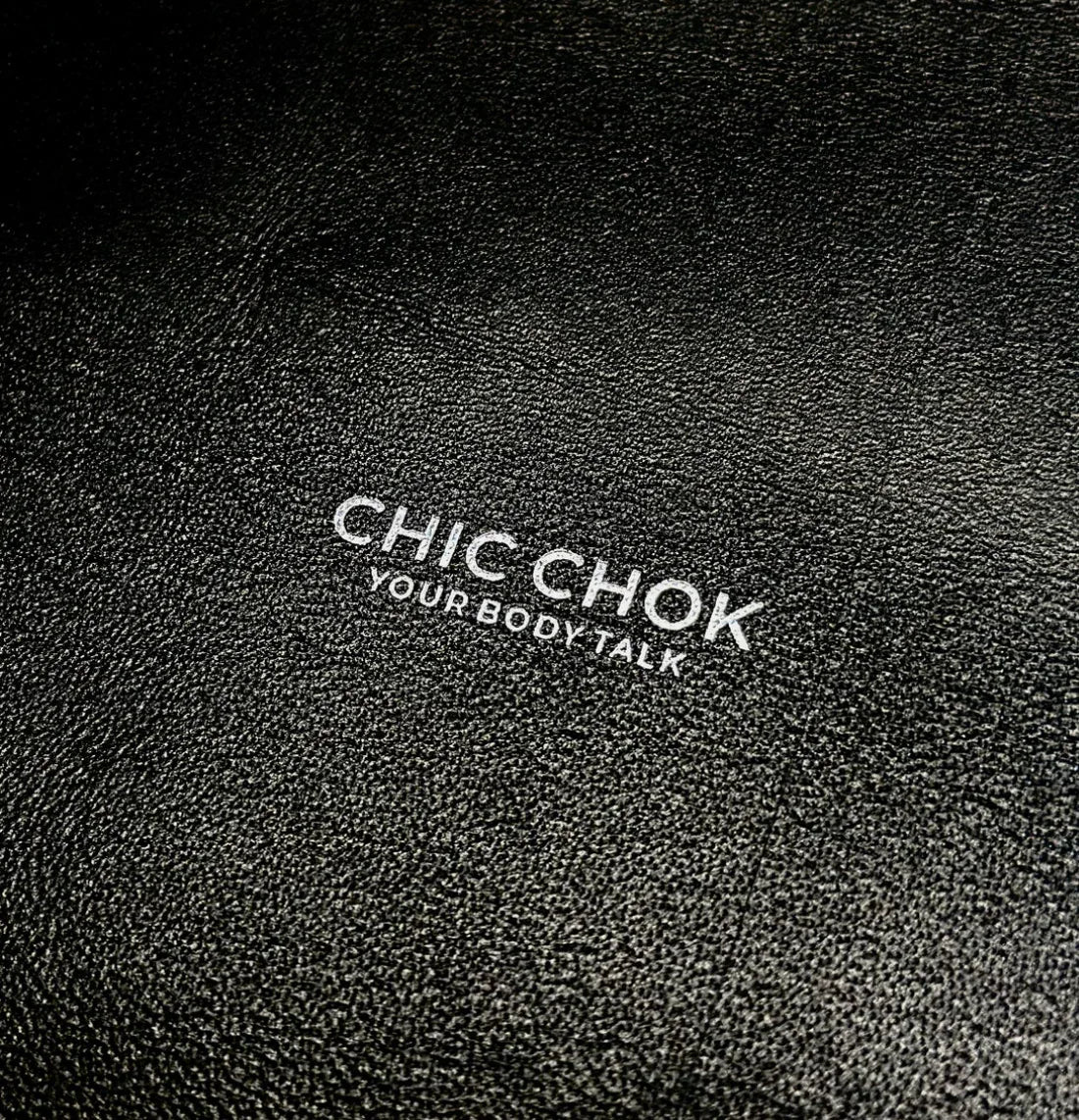 CHICCHOK [Breathless] Pulling Fashion and Fun Choker - CHICCHOK