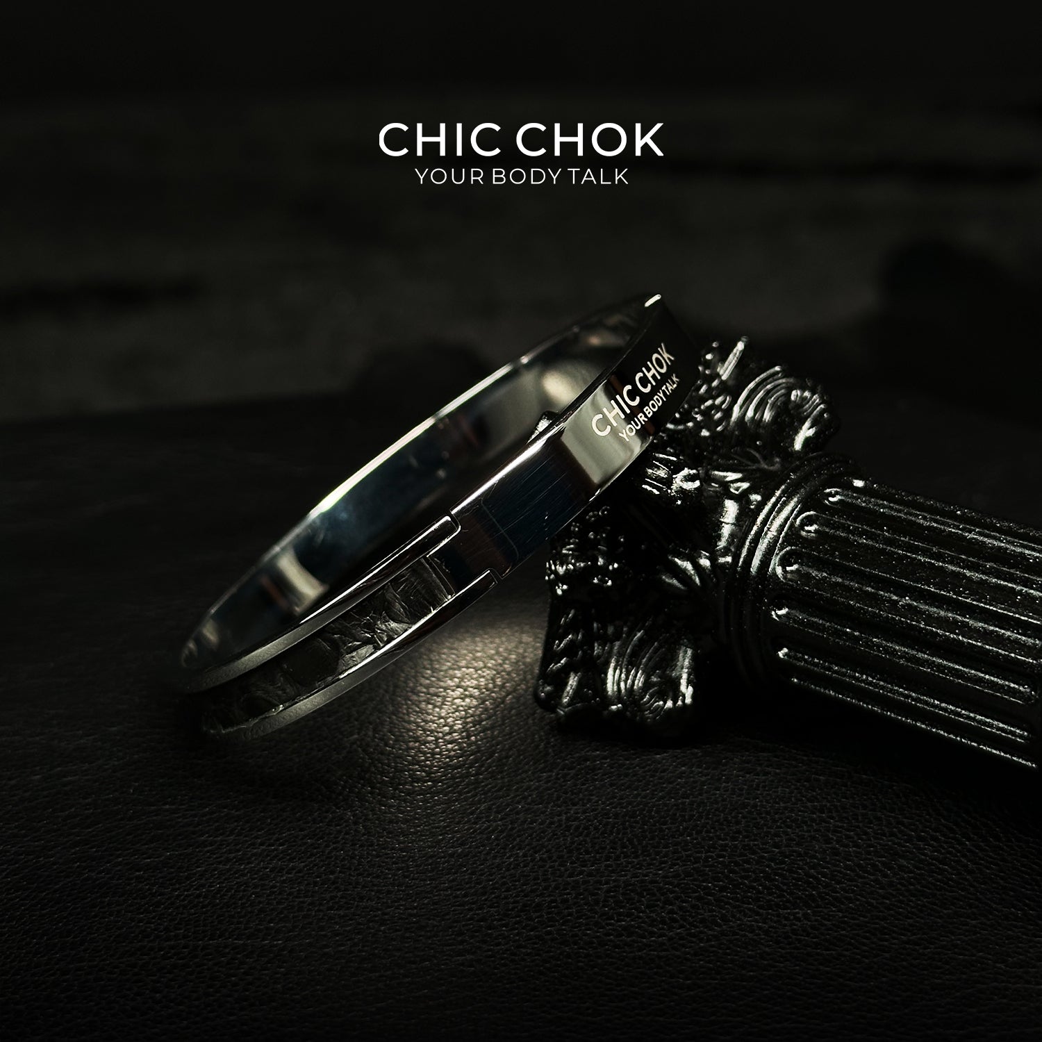 CHICCHOK Classic Close Bracelet, made of stainless steel, featuring a subtle and stylish design. Non-adjustable and perfect for a minimalist, modern look.