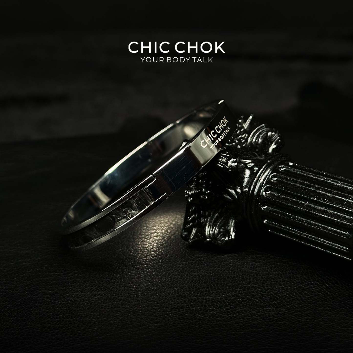 CHICCHOK Classic Close Bracelet, made of stainless steel, featuring a subtle and stylish design. Non-adjustable and perfect for a minimalist, modern look.