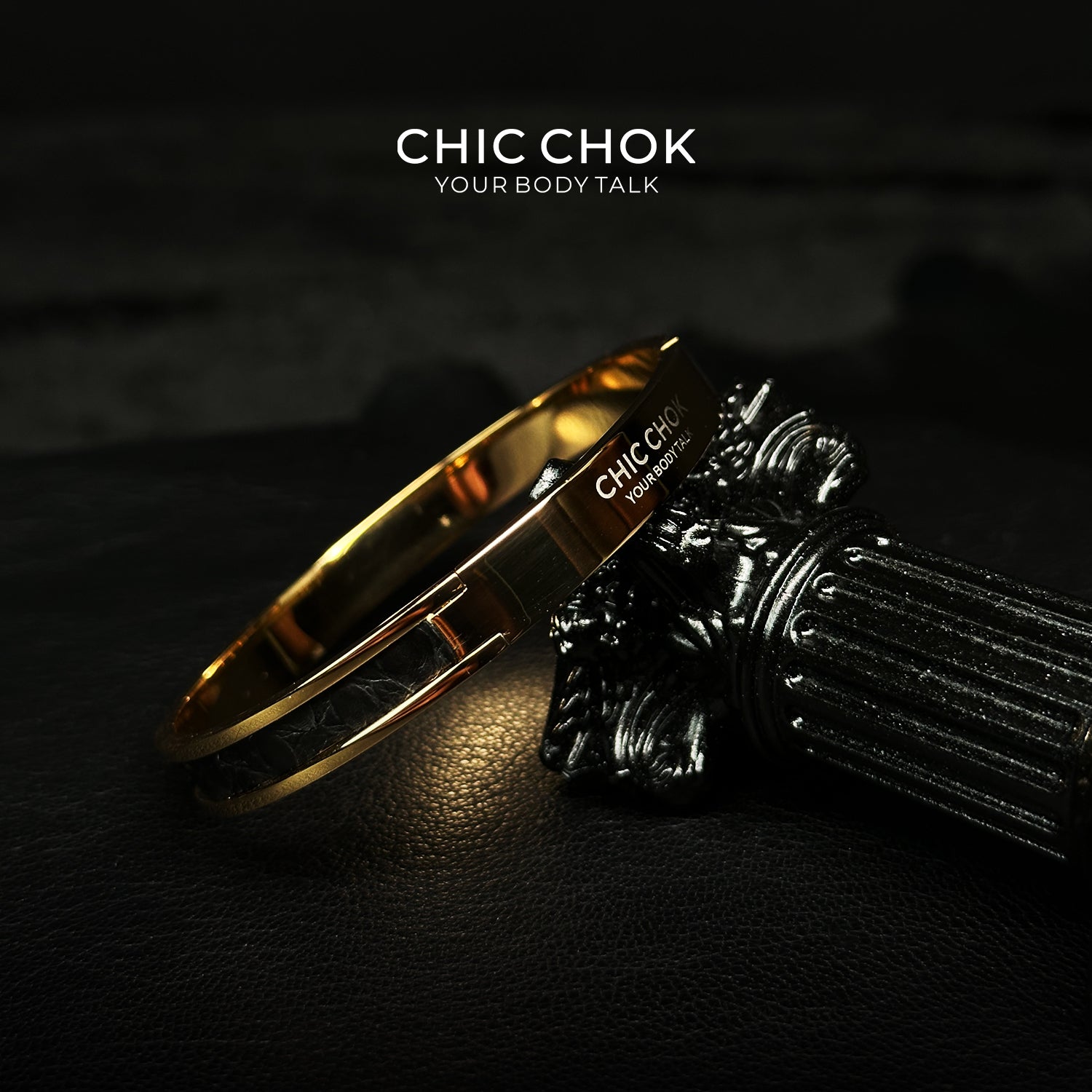 CHICCHOK Classic Close Bracelet, made of stainless steel, featuring a subtle and stylish design. Non-adjustable and perfect for a minimalist, modern look.