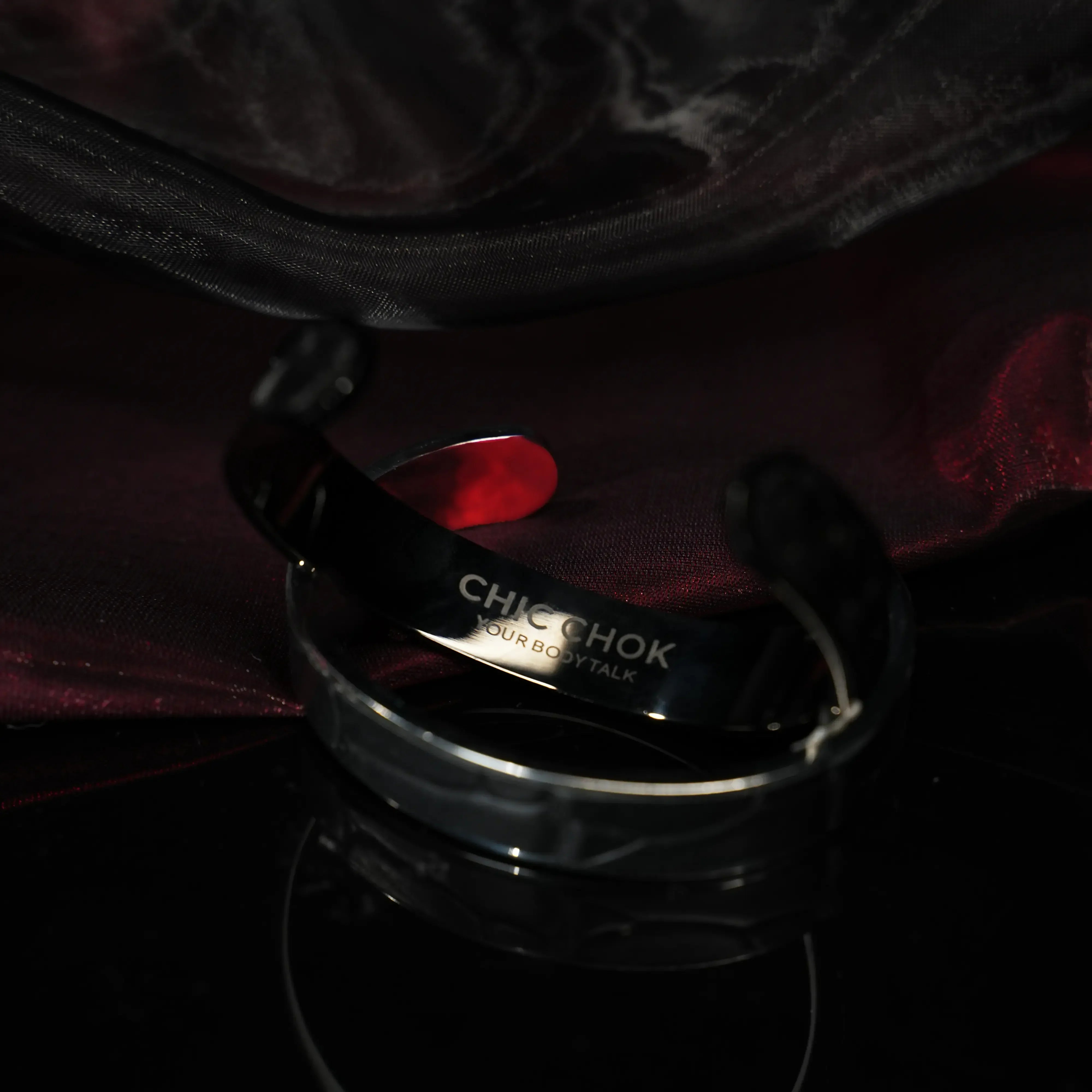 CHICCHOK Classic Close Bracelet Stainless Steel Subtle Stylish Non-Adjustable Bracelet - CHICCHOK