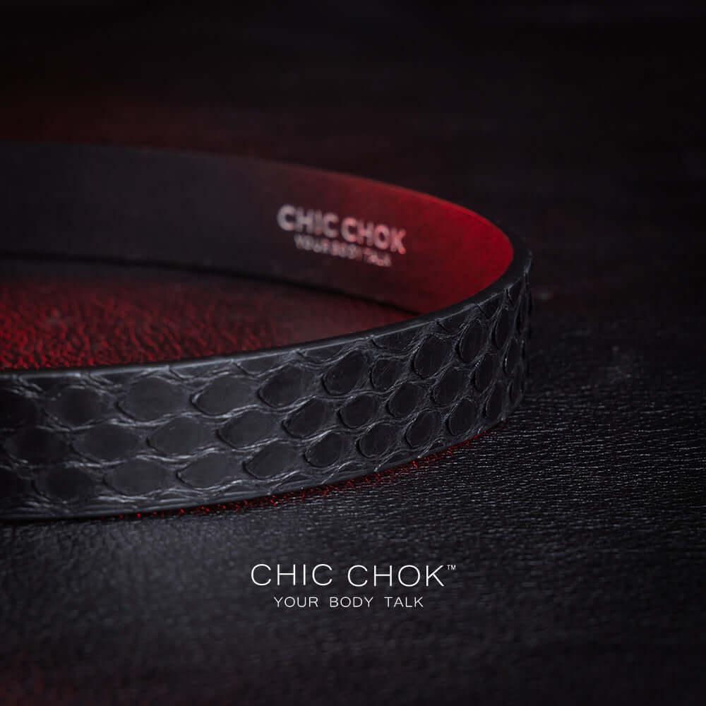 CHICCHOK [Aphrodite] - Black Python Fritillaria Front Closure Fashion Non-adjustable Choker - CHICCHOK