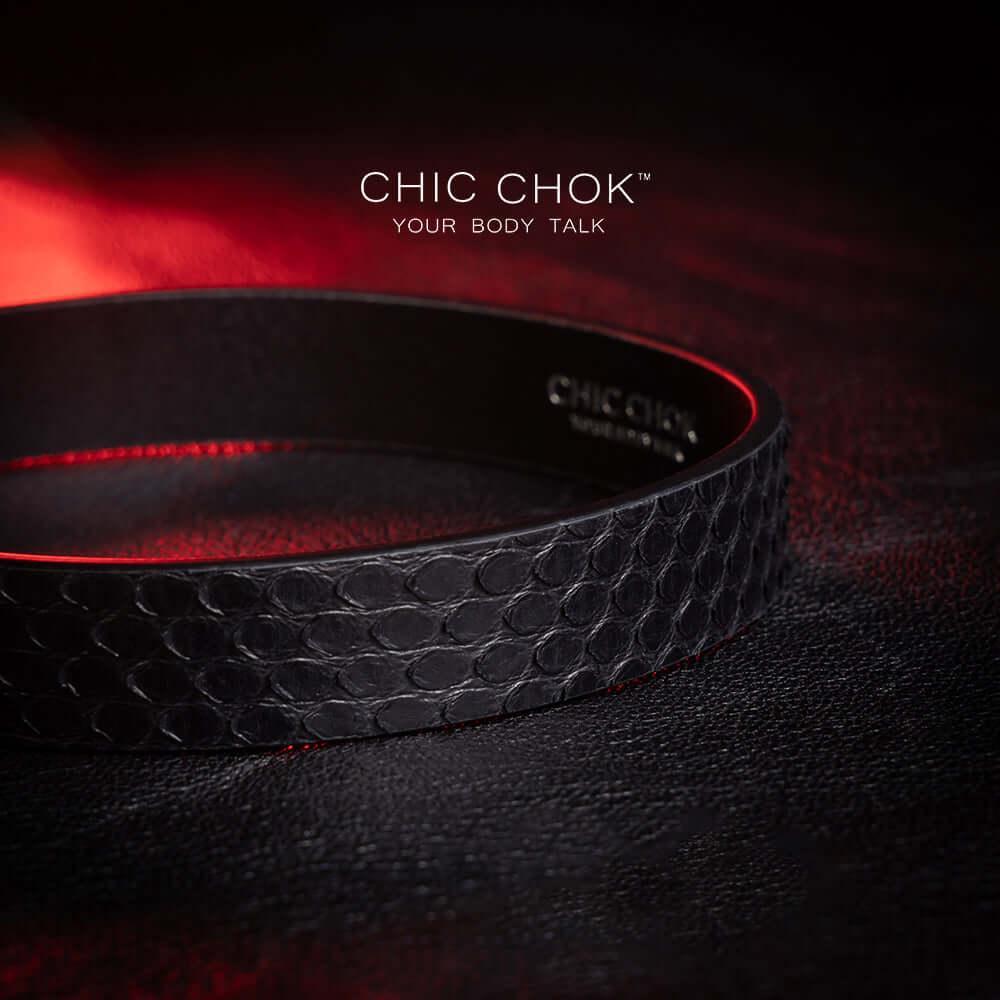 CHICCHOK [Black Pearl] - Black Python White Seashell Front Closure Non-adjustable Fashion Choker - CHICCHOK