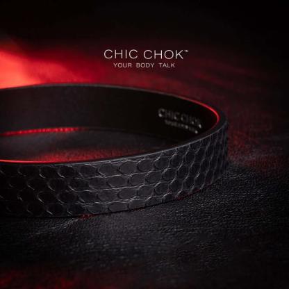 CHICCHOK [Black Pearl] - Black Python White Seashell Front Closure Non-adjustable Fashion Choker - CHICCHOK