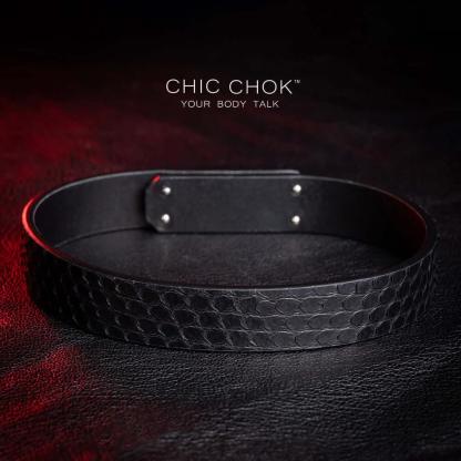 CHICCHOK [Black Pearl] - Black Python White Seashell Front Closure Non-adjustable Fashion Choker - CHICCHOK