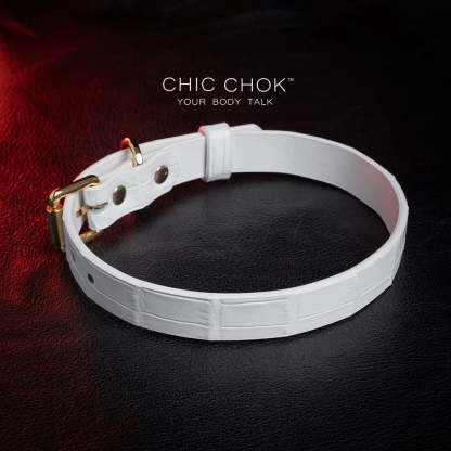 CHIC CHOK Daylight - Collar – fashionable crocodile leather texture design with elegant gold buckle - CHICCHOK