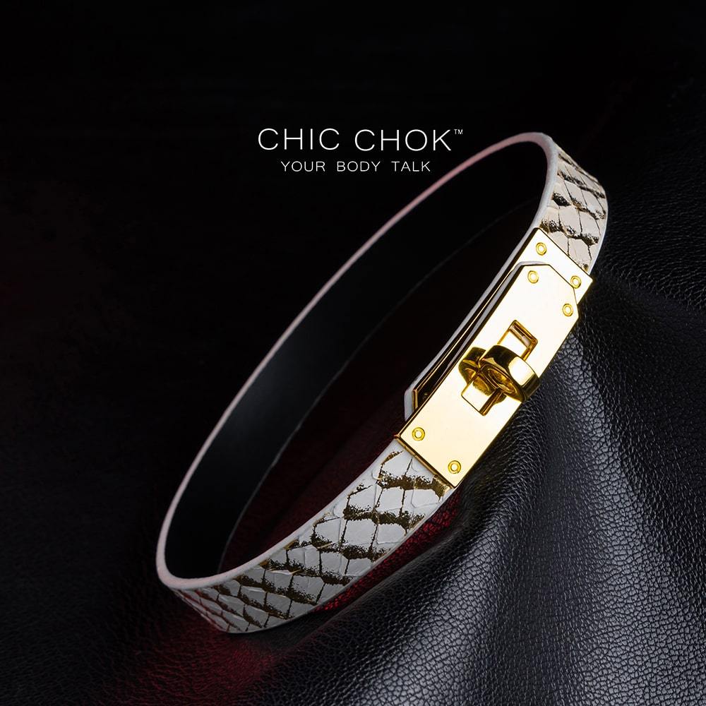 chicchok Isolation Collar Simple wear, high-end feel, luxurious details, handmade, python leather, adjustable design.