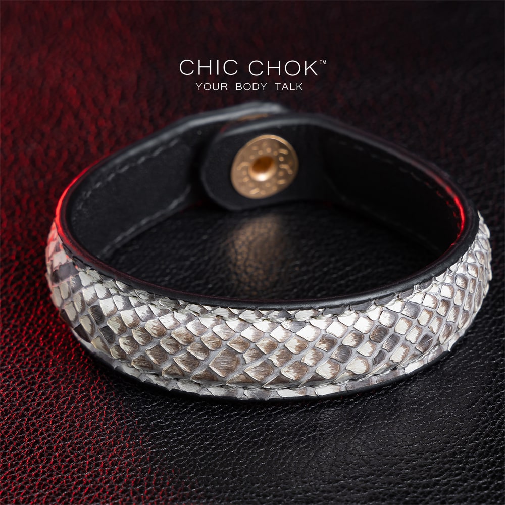 chicchok fashion bracelet, white leather texture design, retro copper metal rivets, elegant and wild.