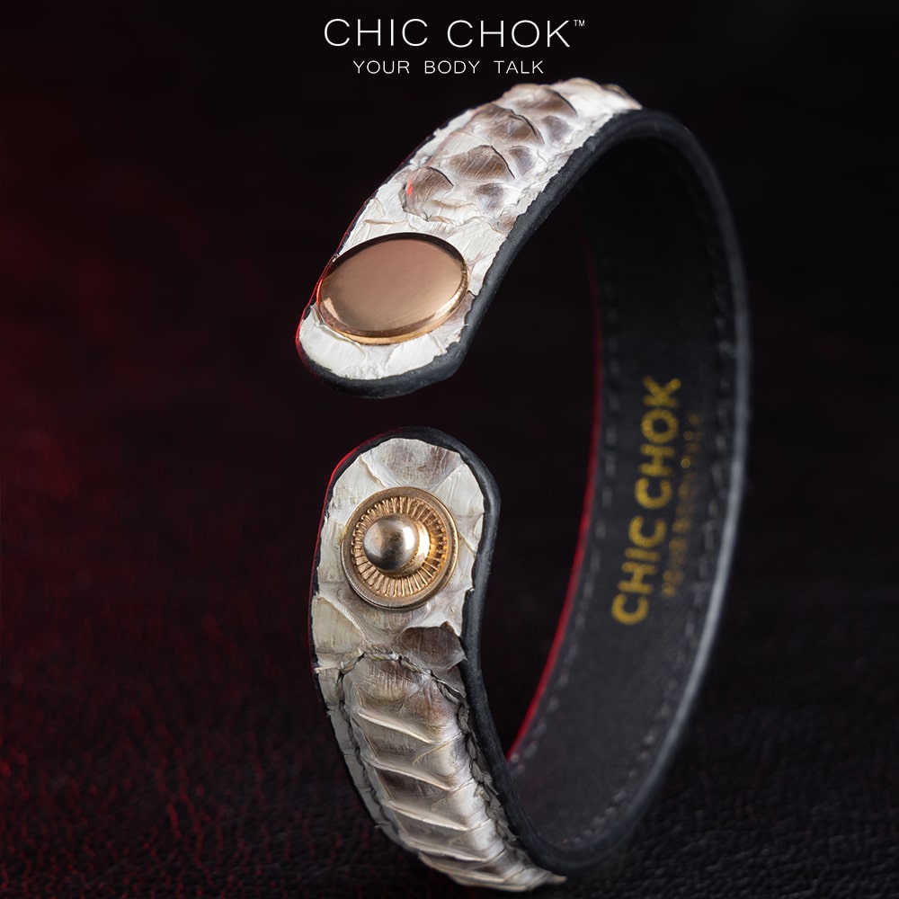 chicchok fashion bracelet, white leather texture design, retro copper metal rivets, elegant and wild.