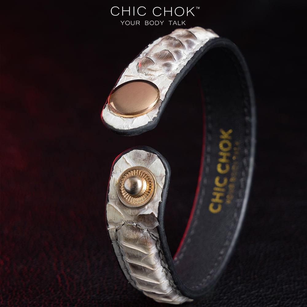 chicchok fashion bracelet, white leather texture design, retro copper metal rivets, elegant and wild.