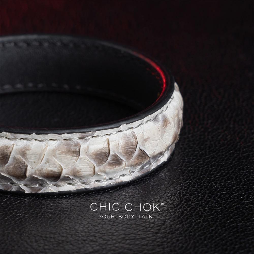 chicchok fashion bracelet, white leather texture design, retro copper metal rivets, elegant and wild.