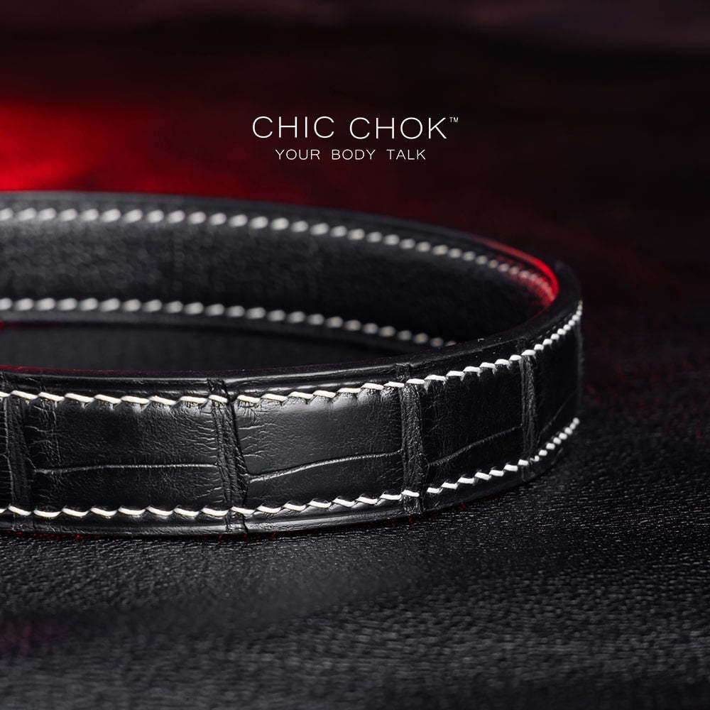 chicchok North American Alligator Collar Black crocodile leather with white knitted thread, hand-knitted to create a striking black and white combination